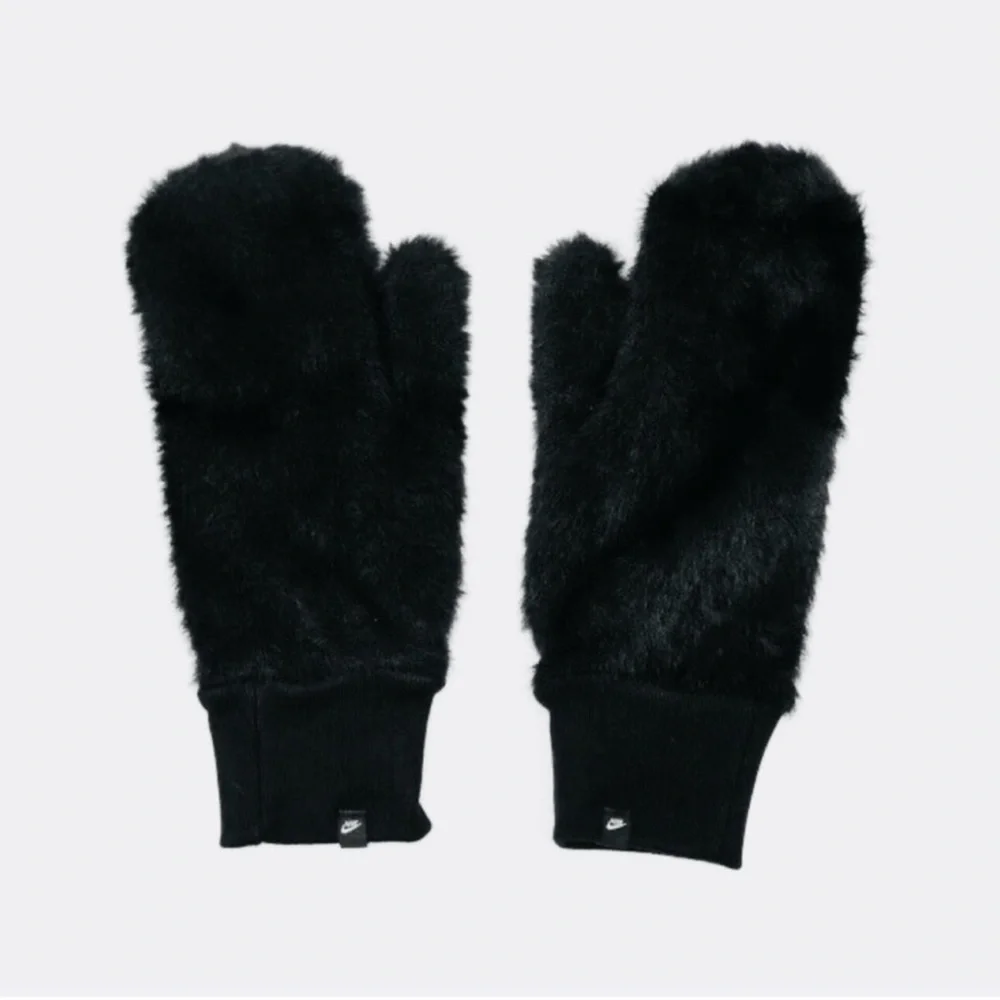 Nike Plush Knit Logo Mittens